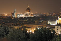 Der Dom von Florenz in der Nacht